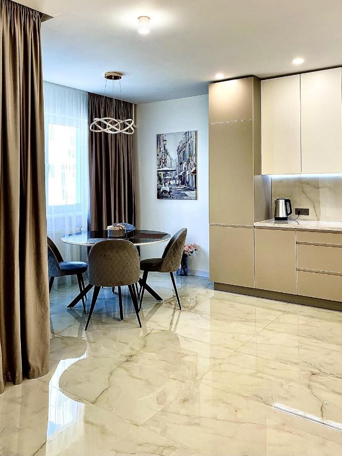 Жк Great Britain Apartment 리비프 외부 사진