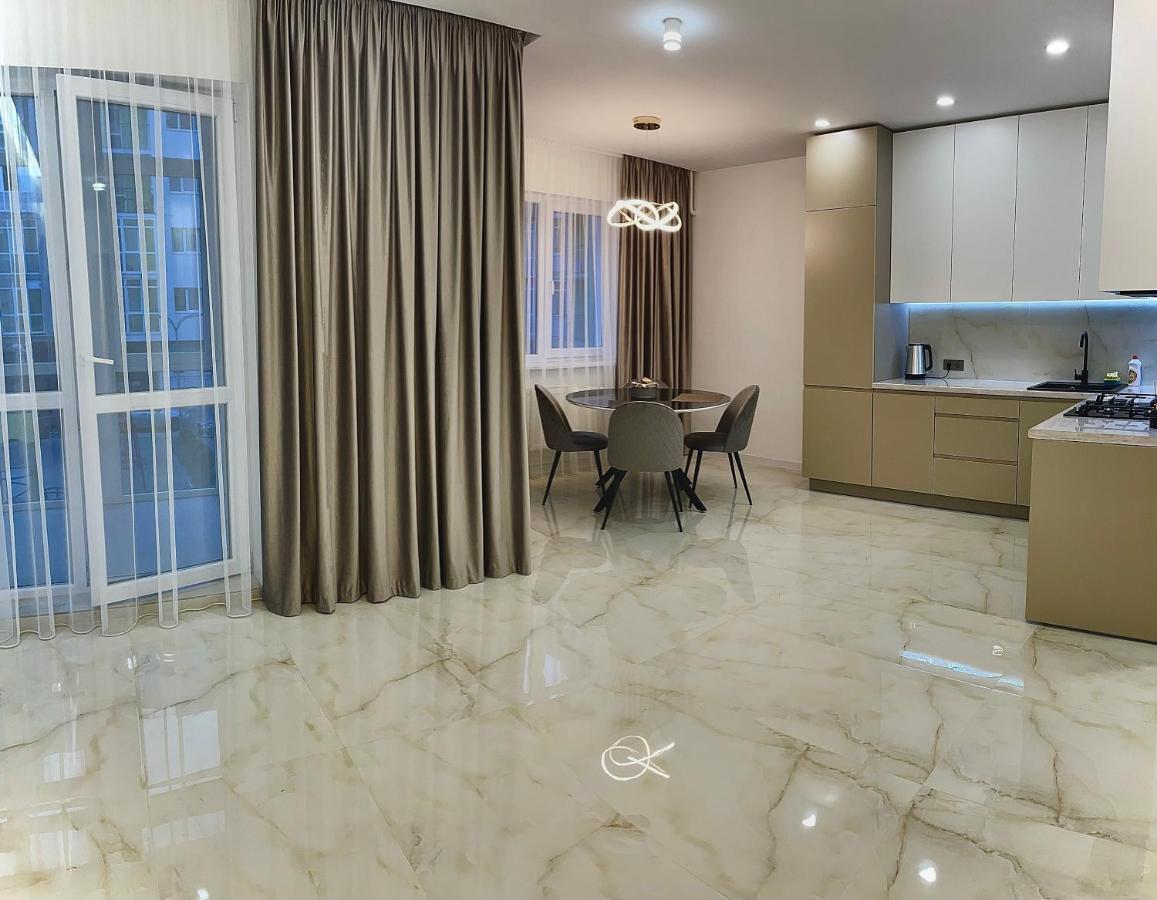 Жк Great Britain Apartment 리비프 외부 사진